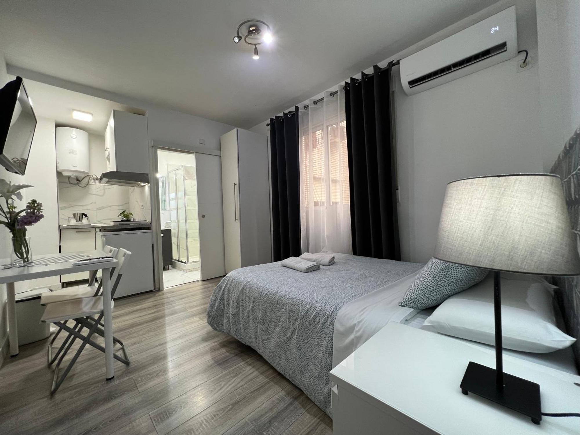 Apartamentos Arapiles Madrid Exterior photo
