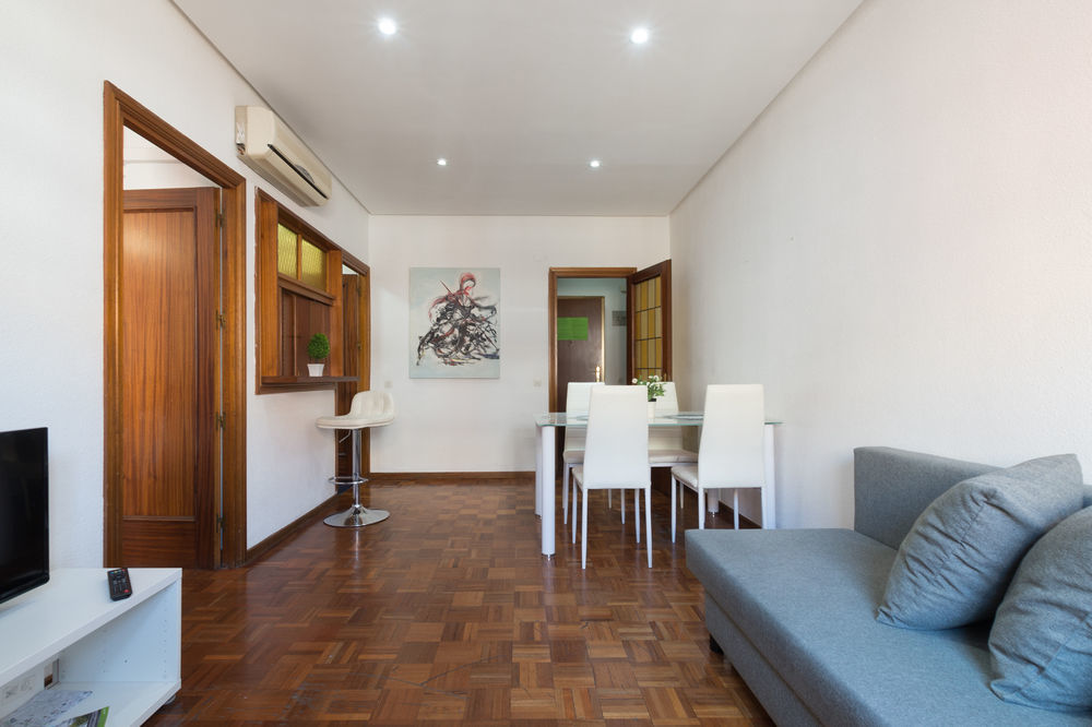Apartamentos Arapiles Madrid Exterior photo